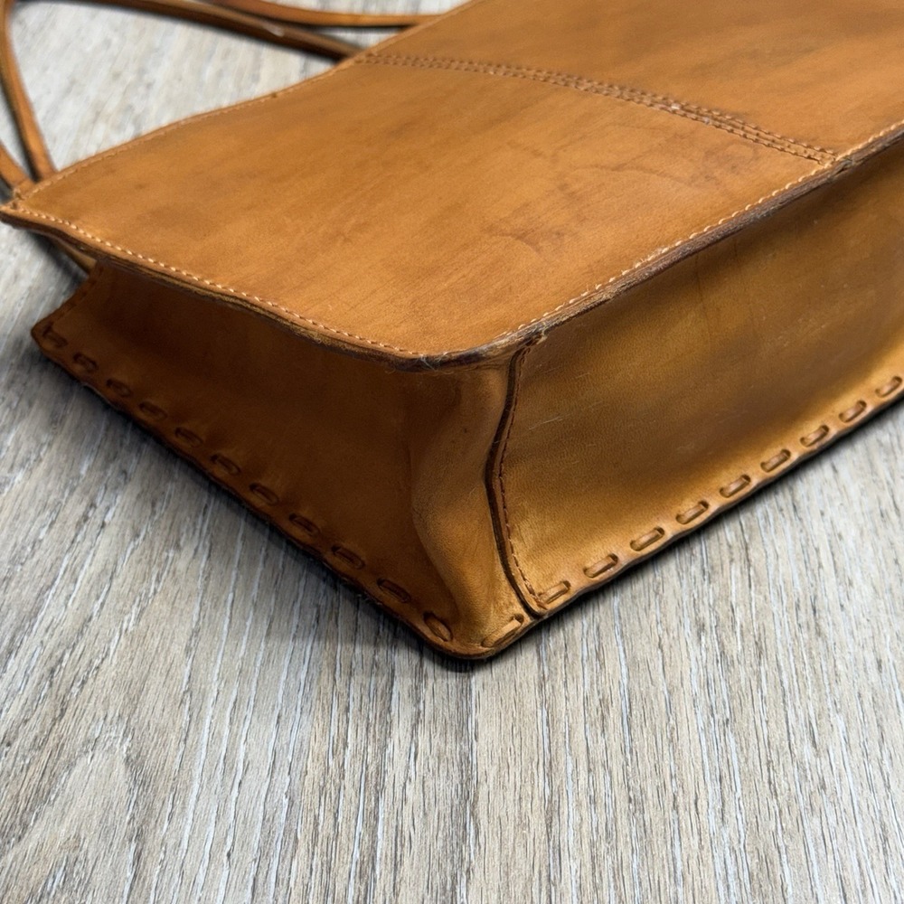 Handcrafted Tan Leather Floral Shoulder Bag - Picture 13 of 16